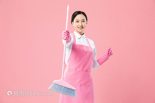家政服务女性扫地